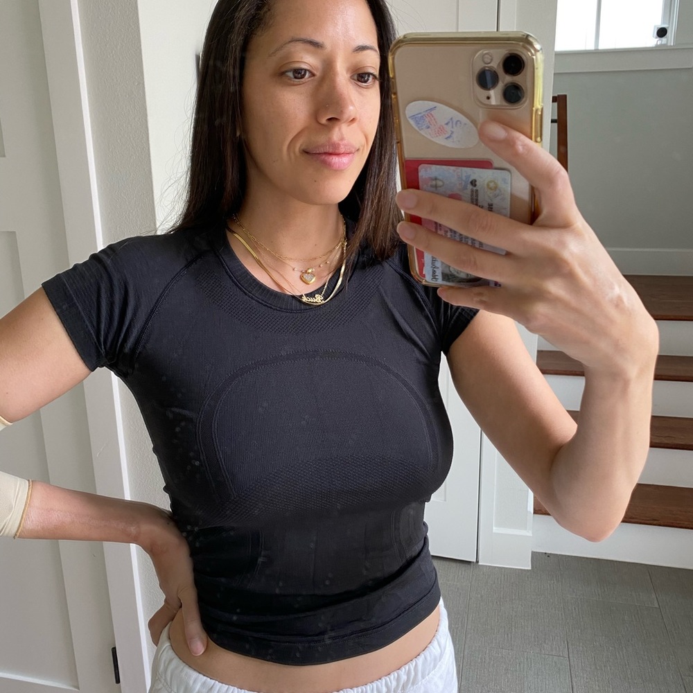 Black lululemon short sleeve shirt